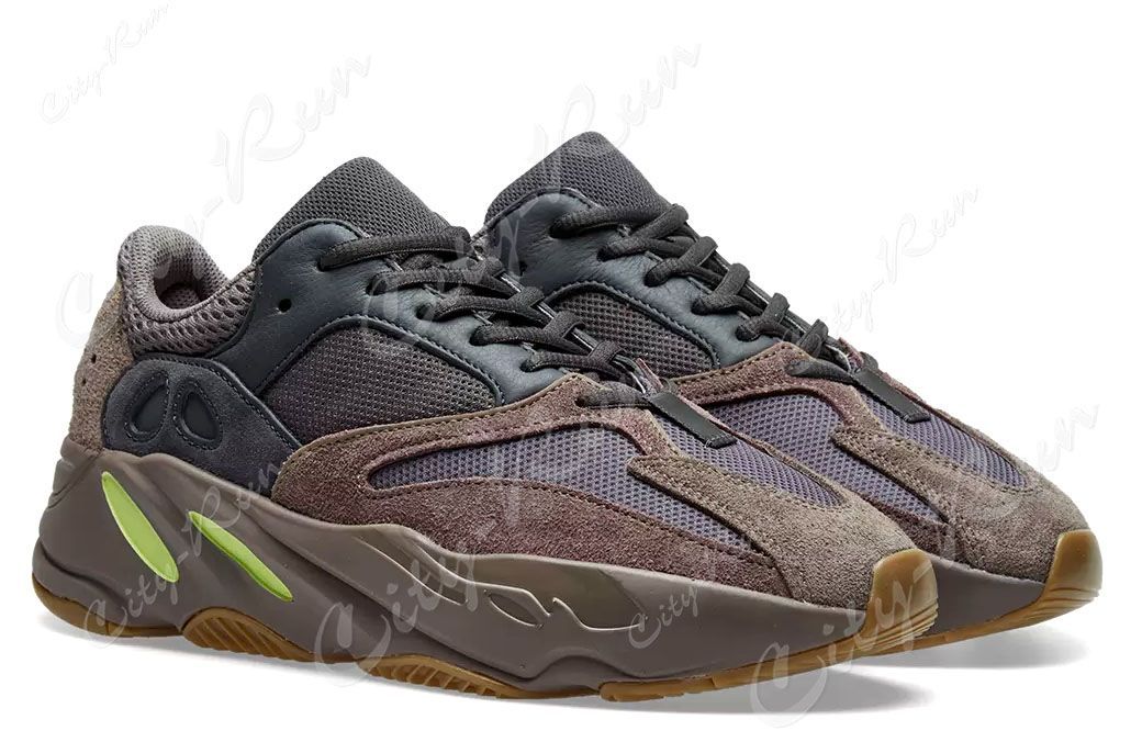  Adidas Yeezy Boost 700